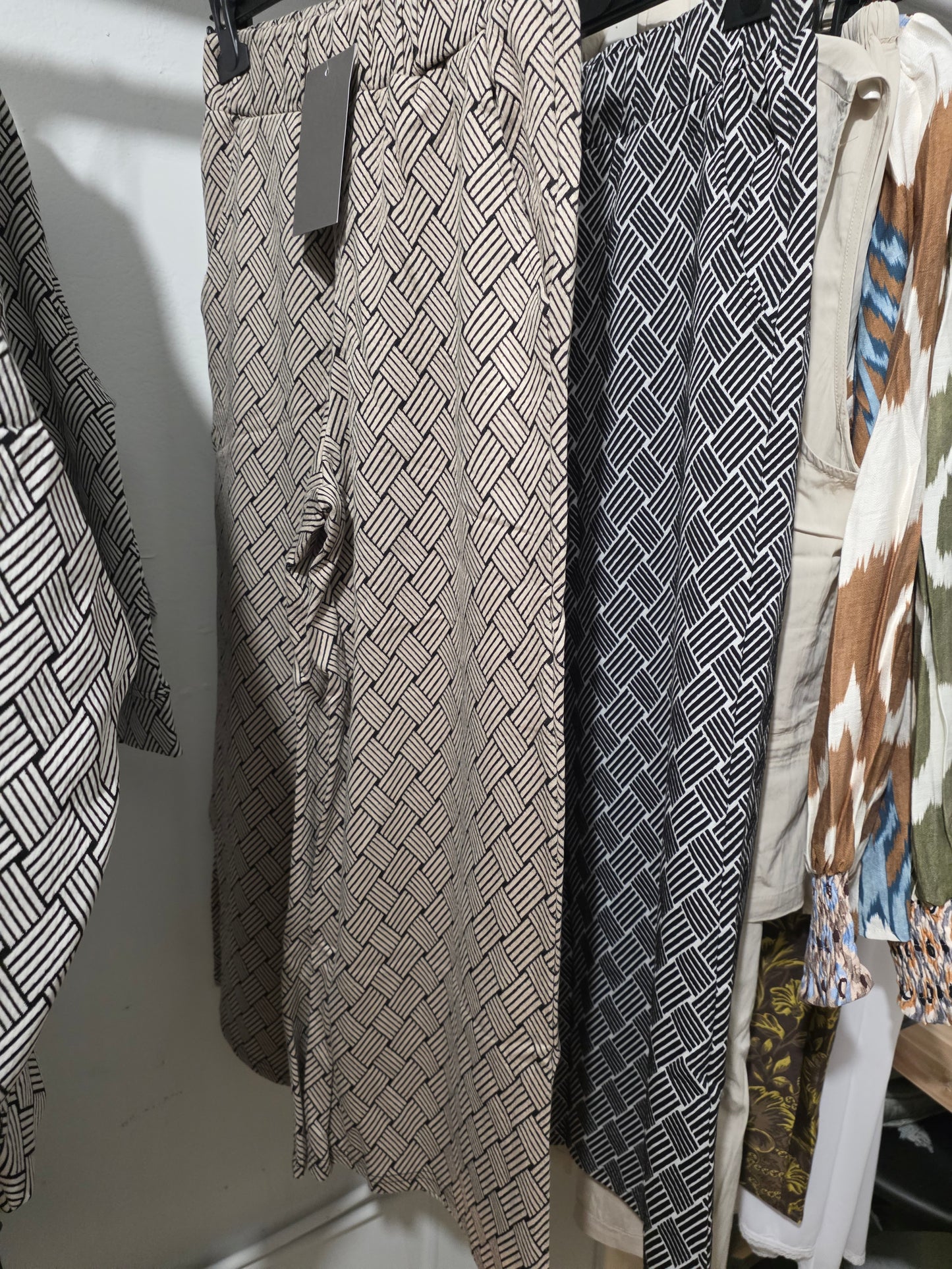 Textured geometric long sleeve lounge pant black /brown