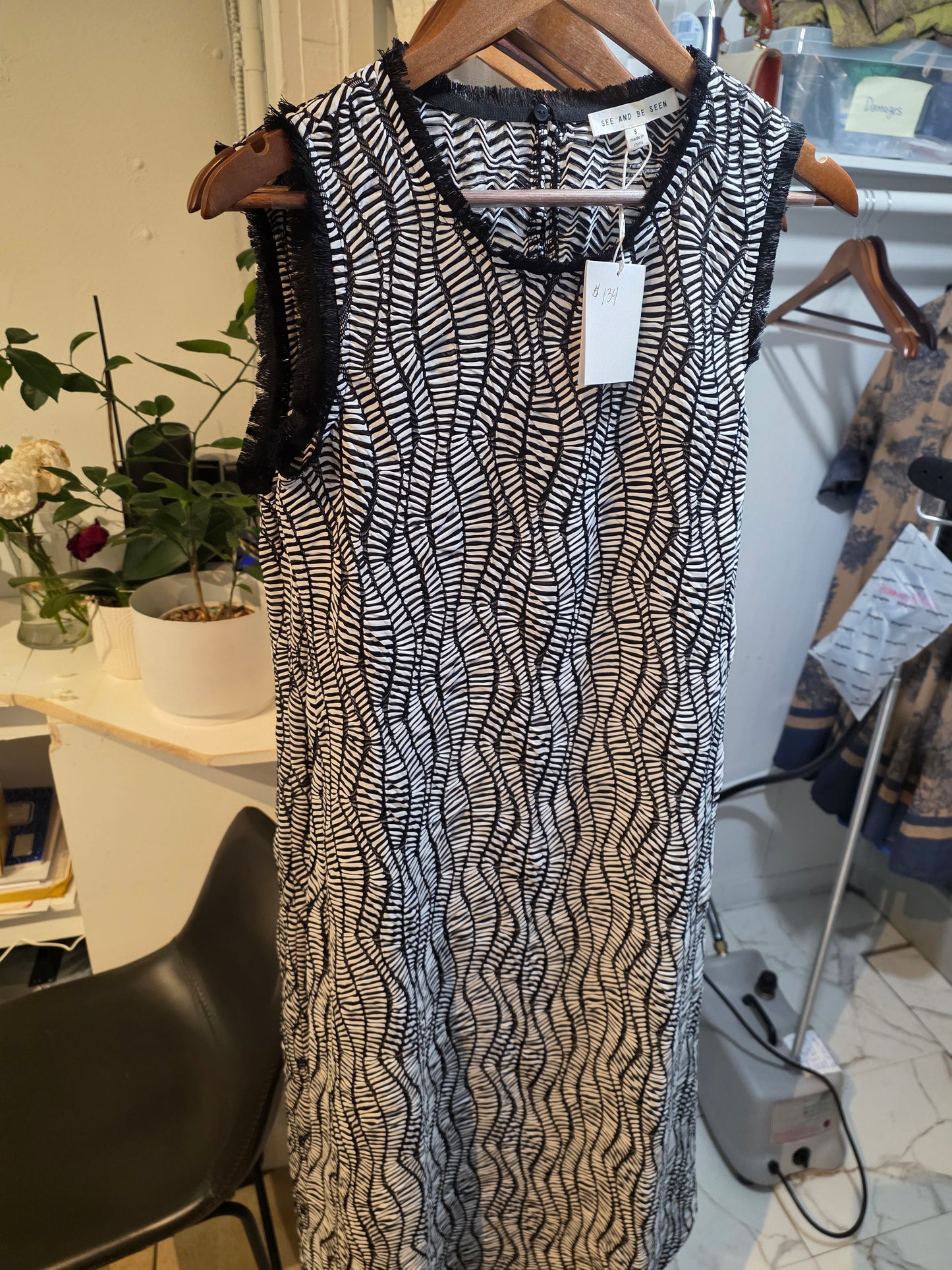 Instricat woven black white with whisper detail