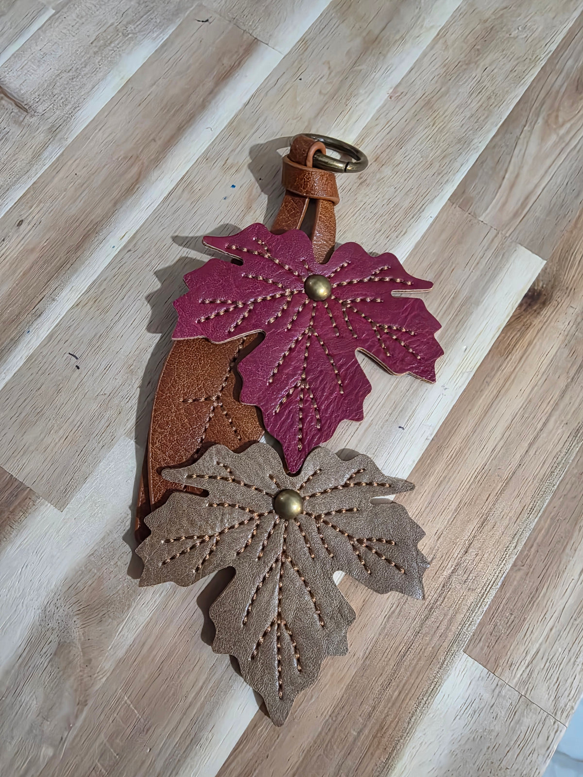 Leaf purse accessory