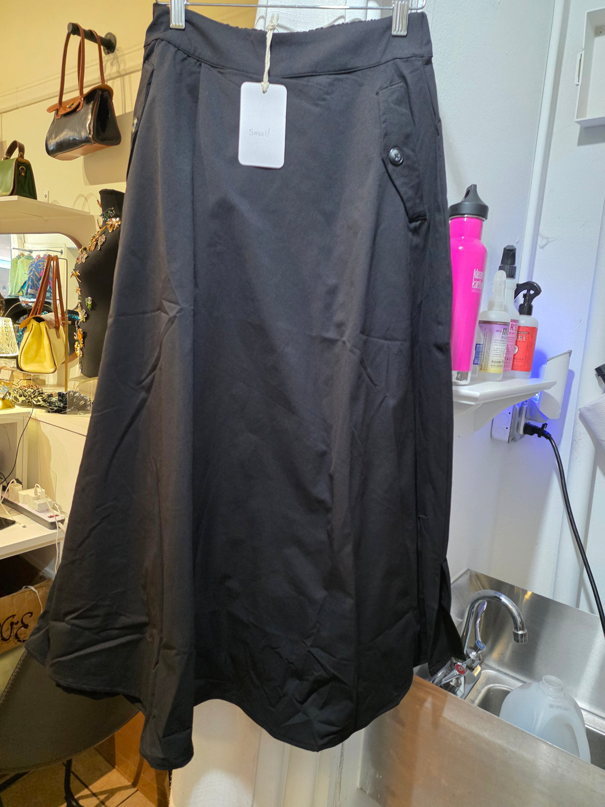 Wide leg black with side pockets and button