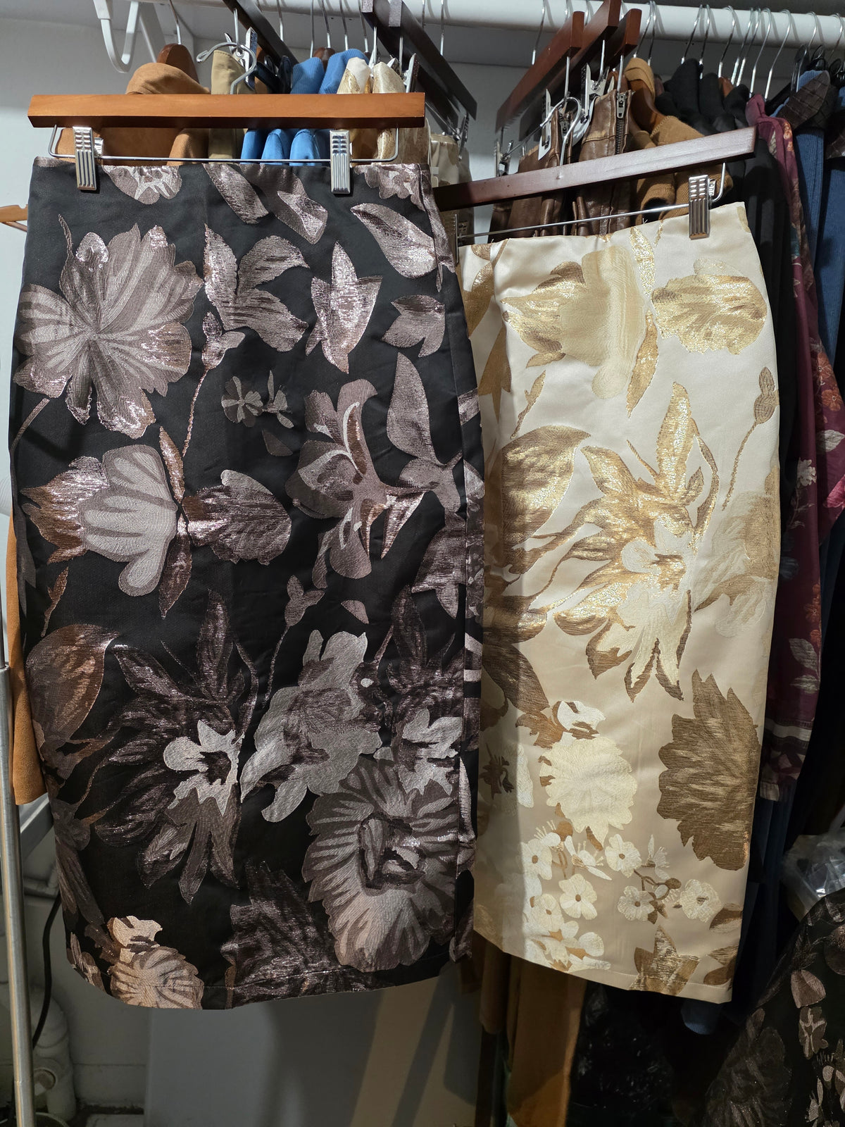 Brocade pencil skirt in brown or cream