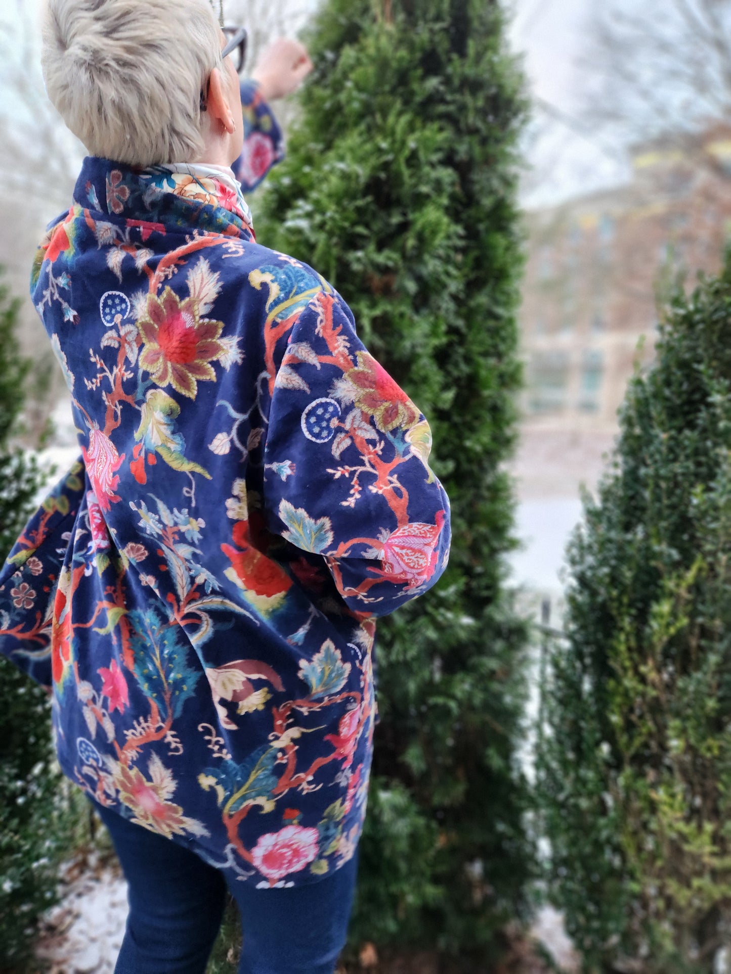 Wandering in the Winter Garden - Navy