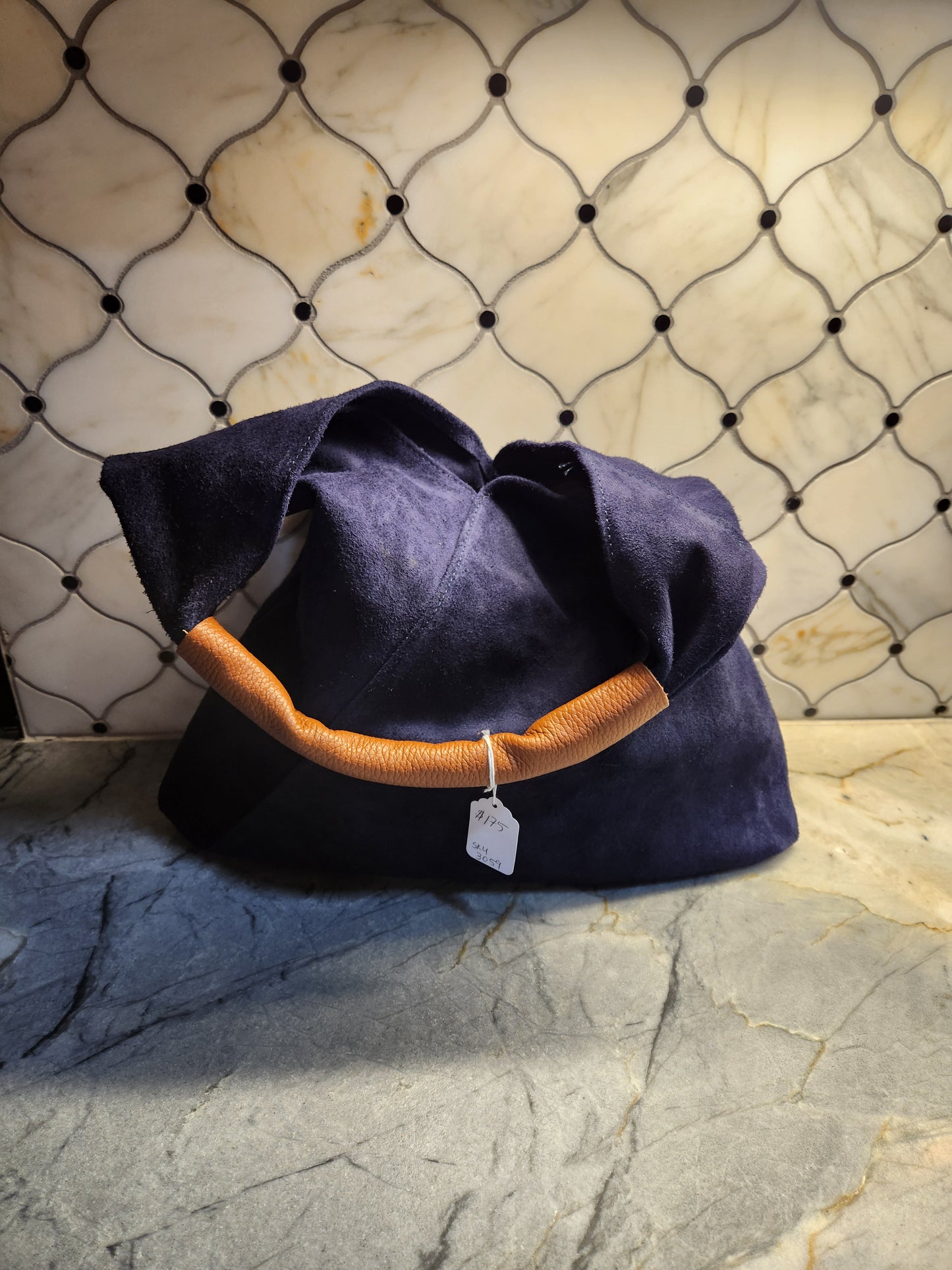 SL  Suede with pebble handle large