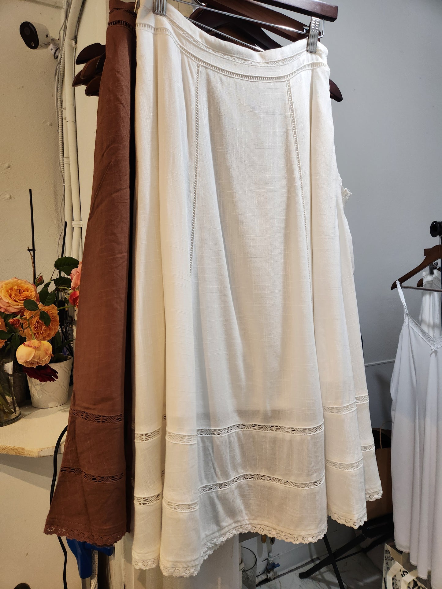 MC lace detail skirt white or chocolate