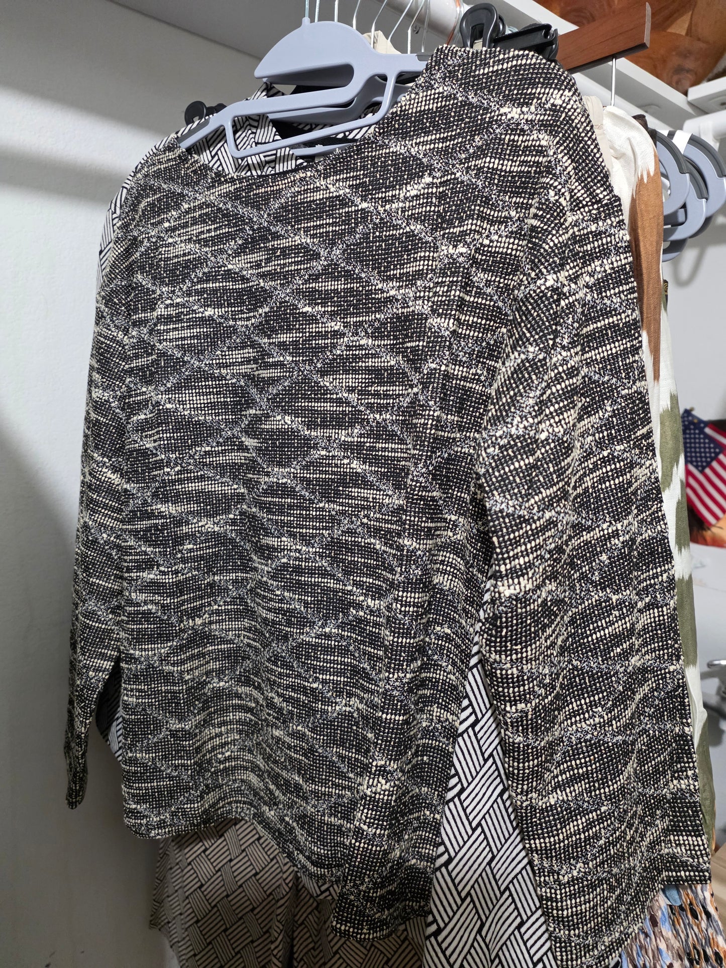Textured long sleeve rhombus pattern